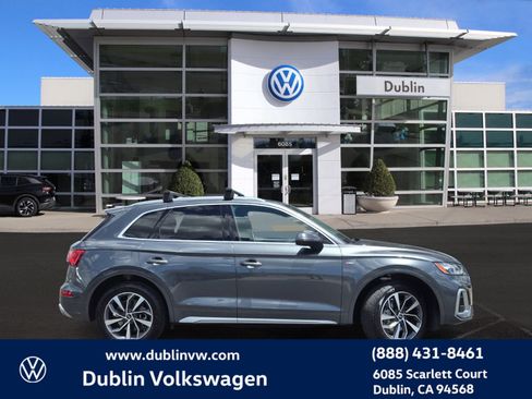 Used 2023 Audi Q5 2.0T Premium Plus w/ Premium Plus Package AWD/4WD image 3