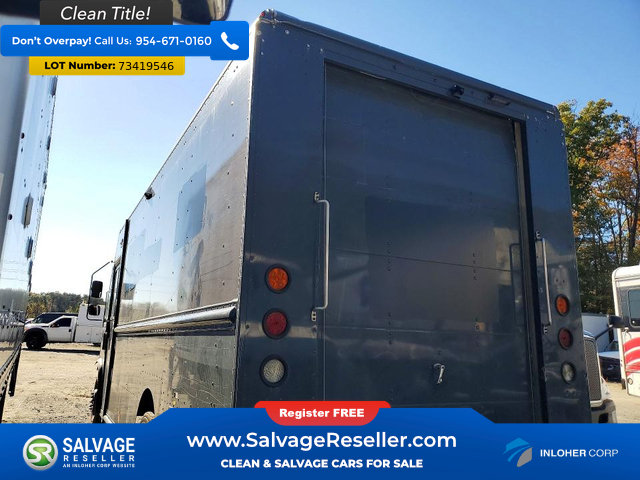 Used 2017 Ford F550 4x4 Regular Cab Super Duty image 3