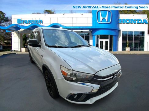 Used 2018 Mitsubishi Outlander Sport LE FWD image 1
