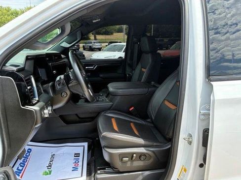 Used 2024 GMC Sierra 1500 AT4 w/ AT4 Premium Package AWD/4WD image 12