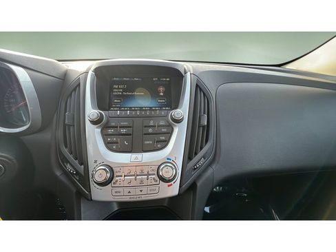 Certified 2017 Chevrolet Equinox LT w/ Convenience Package image 17