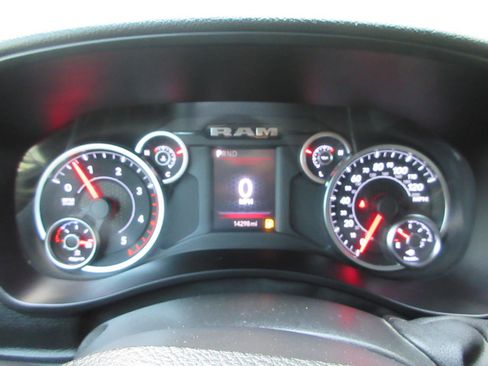 Used 2025 RAM 2500 Big Horn AWD/4WD image 10
