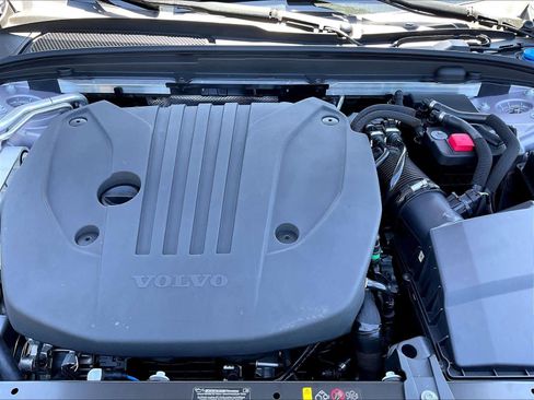 New 2026 Volvo V60 B5 Cross Country Ultra image 13