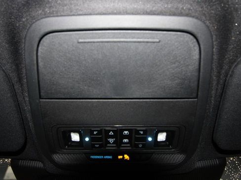 Used 2025 Ford Explorer ST AWD/4WD image 18