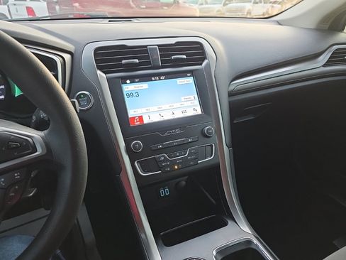 Used 2019 Ford Fusion S image 25
