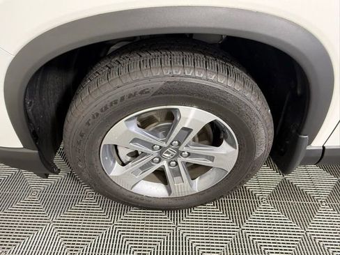 Used 2025 Honda Pilot EX-L image 13