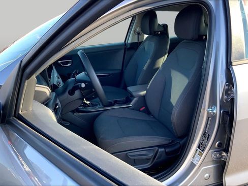 Used 2025 Kia K4 FWD image 8