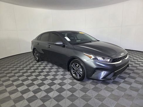 Used 2024 Kia Forte LXS w/ LXS Technology Package FWD image 2