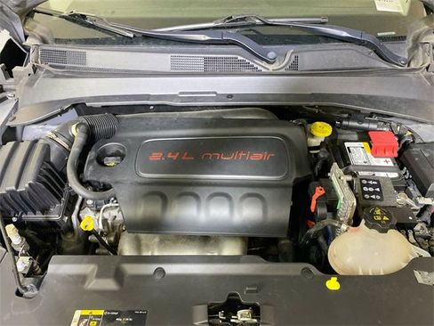 Used 2022 Jeep Compass Limited image 16