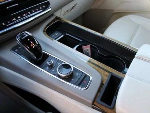 Used 2022 Cadillac Escalade ESV Premium Luxury Platinum image 30