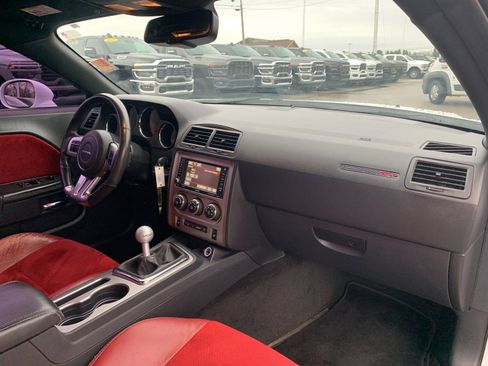 Used 2014 Dodge Challenger SRT8 image 17