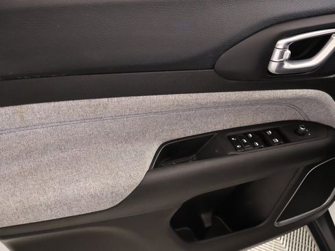 Used 2025 Jeep Compass Sport image 14