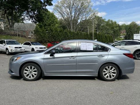 Used 2017 Subaru Legacy 2.5i Premium AWD/4WD image 2