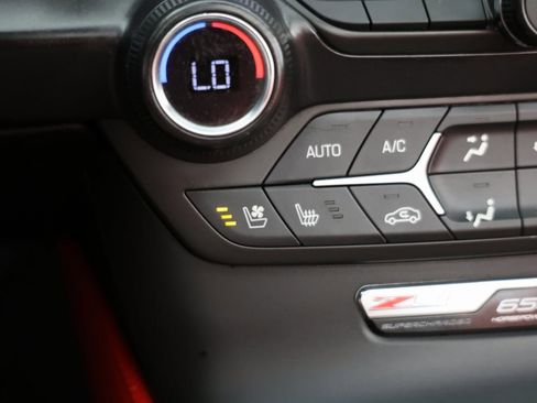 Used 2016 Chevrolet Corvette Z06 w/ 3LZ Preferred Equipment Group image 9