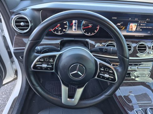 Used 2020 Mercedes-Benz E 350 4MATIC Sedan image 9