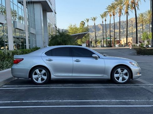 Used 2010 Lexus LS 460 RWD image 6