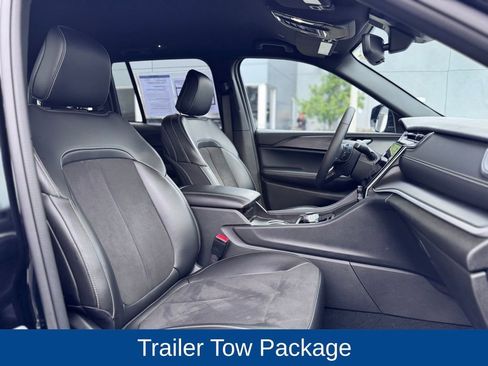 Used 2024 Jeep Grand Cherokee Altitude image 22