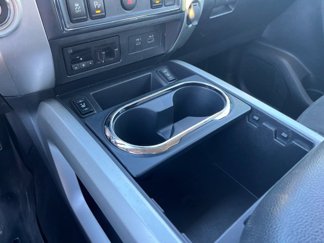 Used 2021 Nissan Titan SV w/ SV Convenience Package RWD image 25