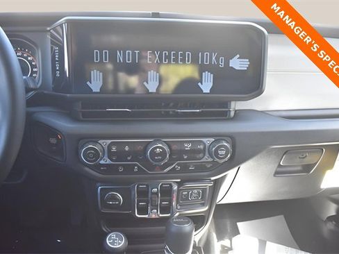 New 2025 Jeep Gladiator Sport image 19