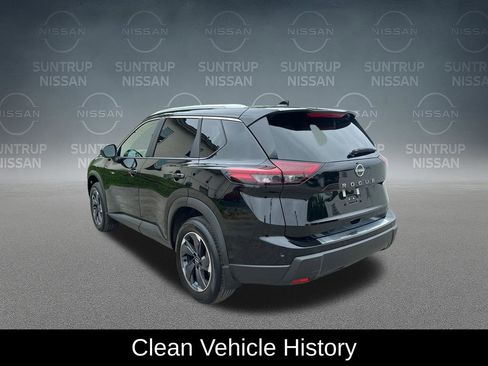 Used 2025 Nissan Rogue SV w/ SV Premium Package FWD image 4