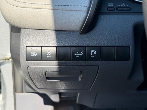 Used 2022 Toyota Camry LE image 21