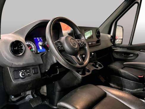 Used 2021 Mercedes-Benz Sprinter 2500 image 16