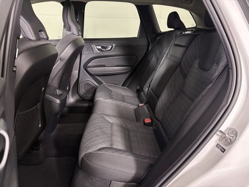 Used 2023 Volvo XC60 B5 Core image 36