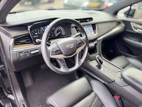 Used 2017 Cadillac XT5 Platinum w/ Driver Assist Package image 14