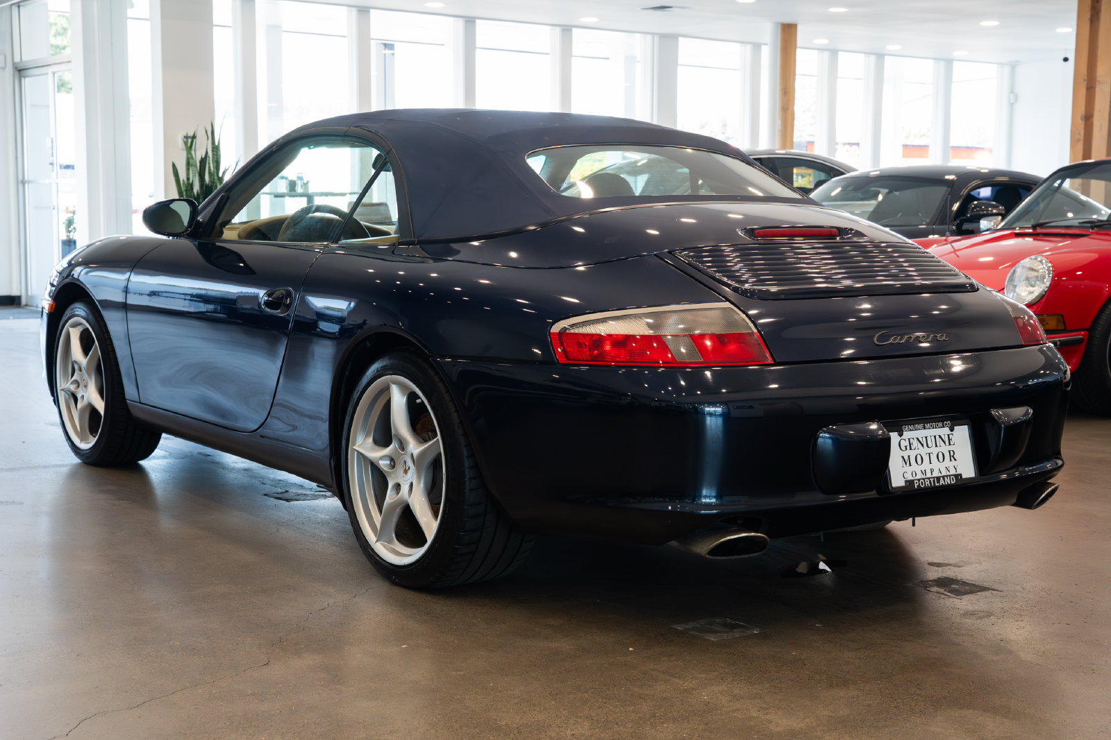 Used 2003 Porsche 911 Carrera RWD image 6