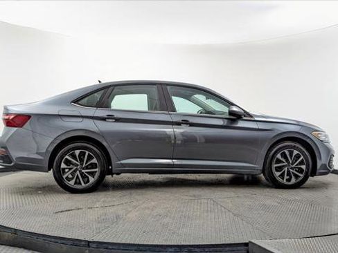 Used 2024 Volkswagen Jetta S image 8