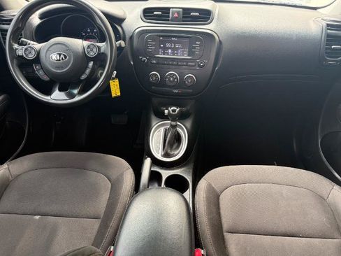 Used 2018 Kia Soul FWD image 12