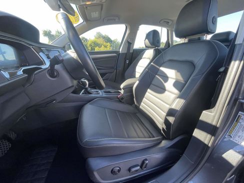 Used 2024 Volkswagen Jetta SE FWD image 18