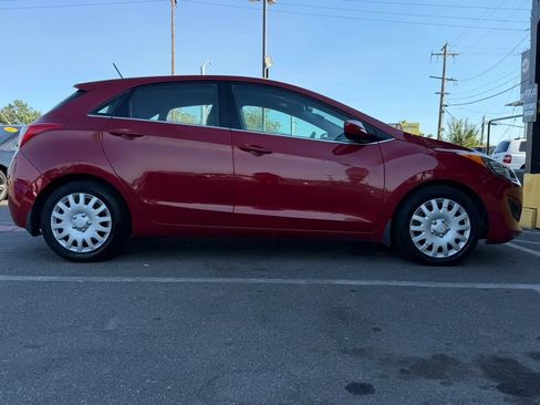 Used 2016 Hyundai Elantra GT FWD image 4