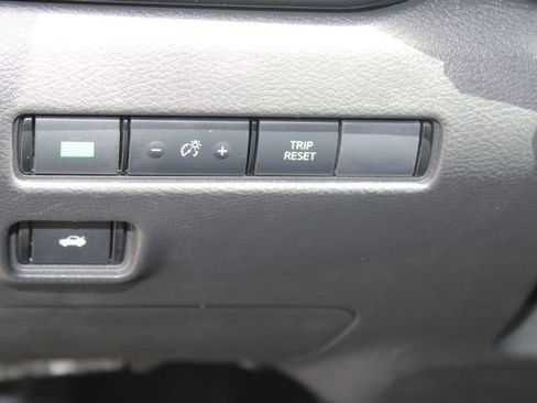 Used 2025 Nissan Sentra SV w/ All-Weather Package FWD image 11