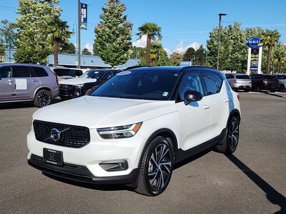 Used 2021 Volvo XC40 T5 R-Design w/ Advanced Package