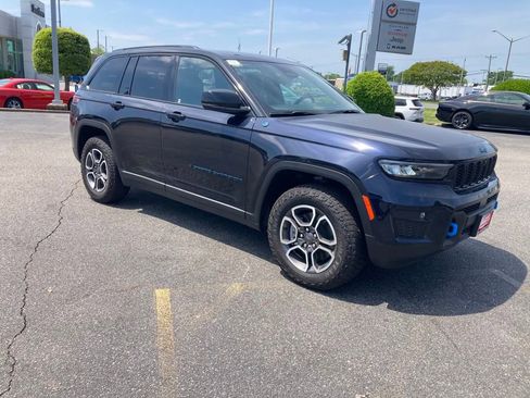 New 2024 Jeep Grand Cherokee Trailhawk w/ Luxury Tech Group III AWD/4WD image 8