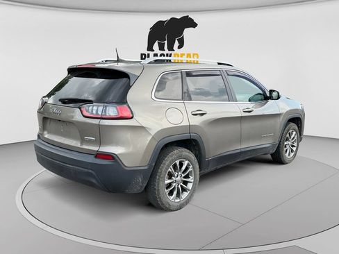 Used 2019 Jeep Cherokee Latitude Plus w/ Comfort/Convenience Group AWD/4WD image 3