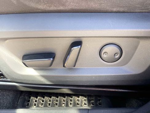 Used 2022 Nissan Rogue SV image 30