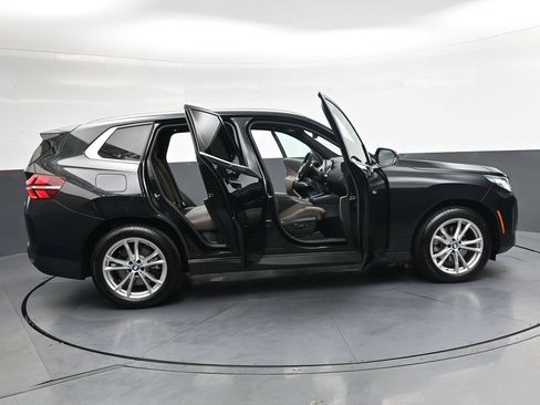 Used 2025 BMW X3 xDrive30 w/ Convenience Package AWD/4WD image 38