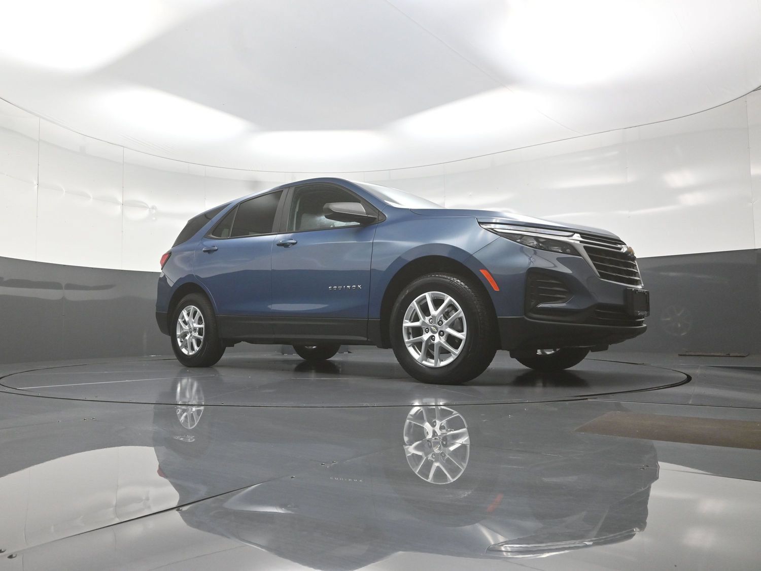 Used 2024 Chevrolet Equinox LS w/ LS Convenience Package AWD/4WD image 9