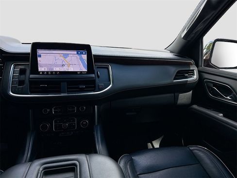 Used 2021 Chevrolet Suburban Premier w/ Premium Package image 26