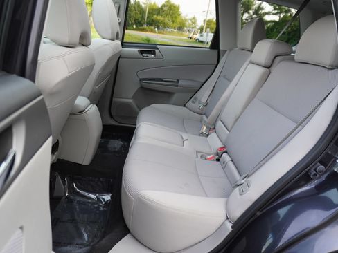 Used 2012 Subaru Forester 2.5X Premium w/ All-Weather Pkg AWD/4WD image 10