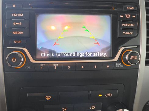 Used 2018 Nissan Frontier SV AWD/4WD image 17
