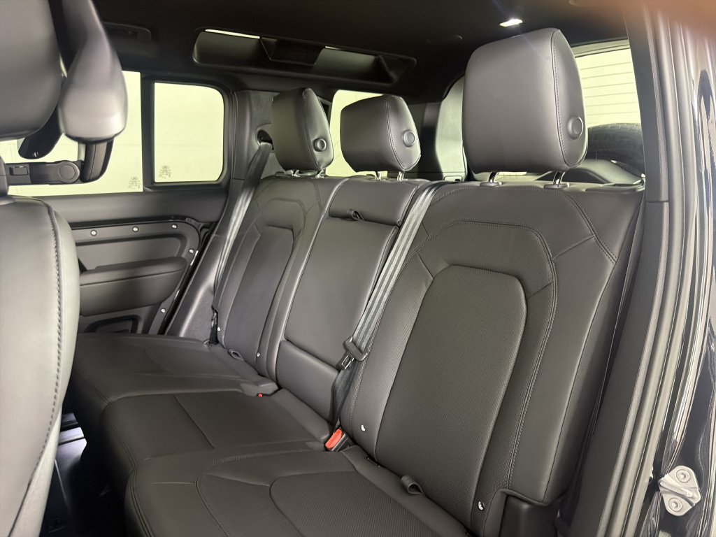 New 2026 Land Rover Defender 110 X-Dynamic SE AWD/4WD image 6