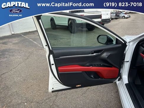 Used 2020 Toyota Camry XSE image 19