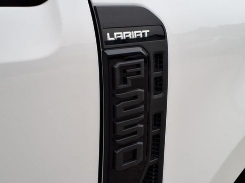 New 2026 Ford F250 Lariat w/ Black Appearance Package AWD/4WD image 13