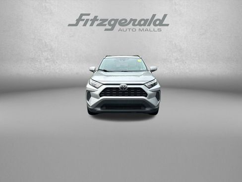 Used 2023 Toyota RAV4 XLE AWD/4WD image 2