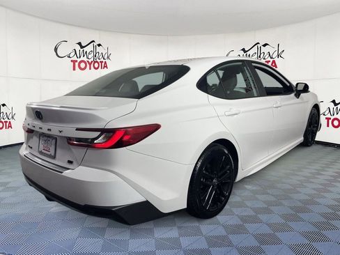 Used 2025 Toyota Camry SE w/ Convenience Package image 7