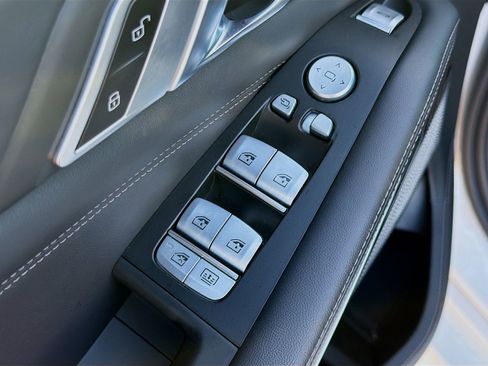 Used 2023 BMW ALPINA XB7 image 26