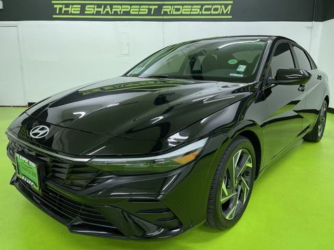 Used 2024 Hyundai Elantra SEL w/ Convenience Package image 5